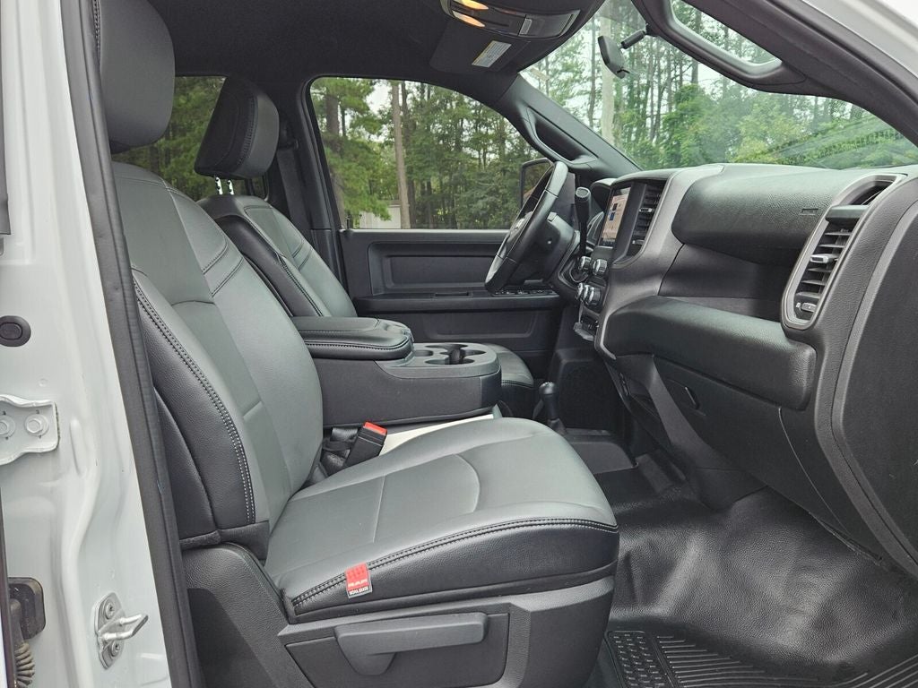 2023 RAM 3500 Tradesman Crew Cab 4x4 8' Box