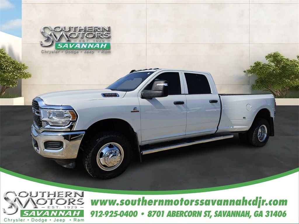 2024 RAM 3500 Tradesman Crew Cab 4x4 8' Box