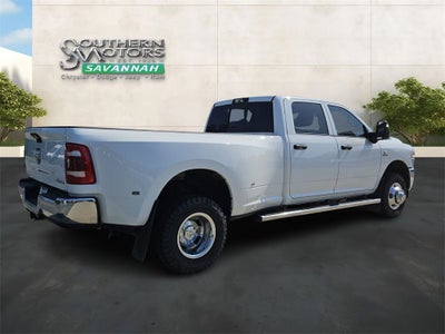 2024 RAM 3500 Tradesman Crew Cab 4x4 8' Box