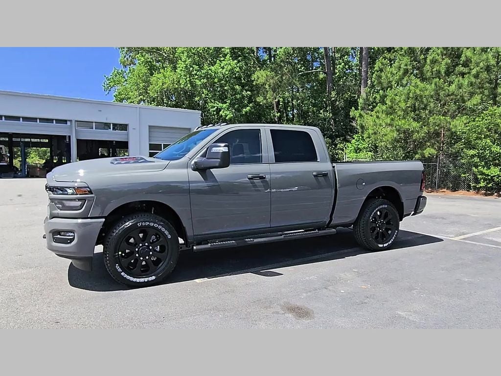 2026 RAM Ram 2500 RAM 2500 BLACK EXPRESS CREW CAB 4X2 6'4' BOX