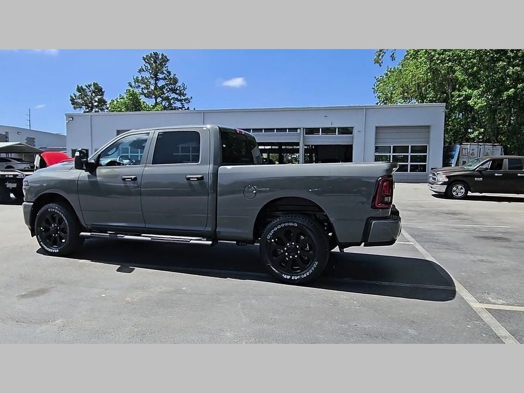 2026 RAM Ram 2500 RAM 2500 BLACK EXPRESS CREW CAB 4X2 6'4' BOX