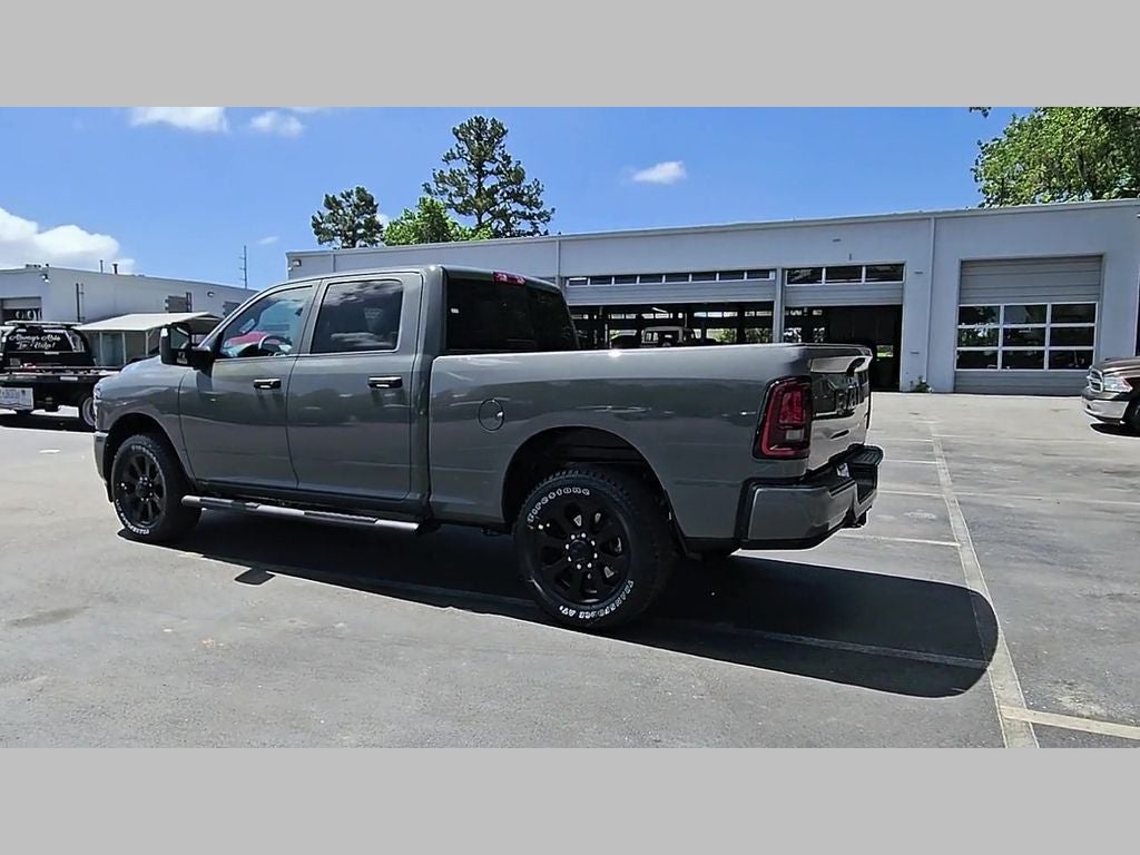 2026 RAM Ram 2500 RAM 2500 BLACK EXPRESS CREW CAB 4X2 6'4' BOX