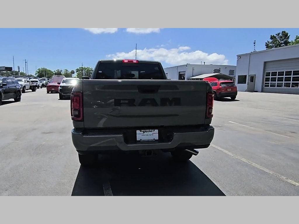 2026 RAM Ram 2500 RAM 2500 BLACK EXPRESS CREW CAB 4X2 6'4' BOX