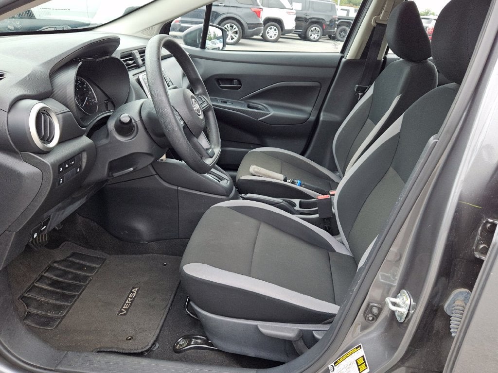 2025 Nissan Versa Sedan 10