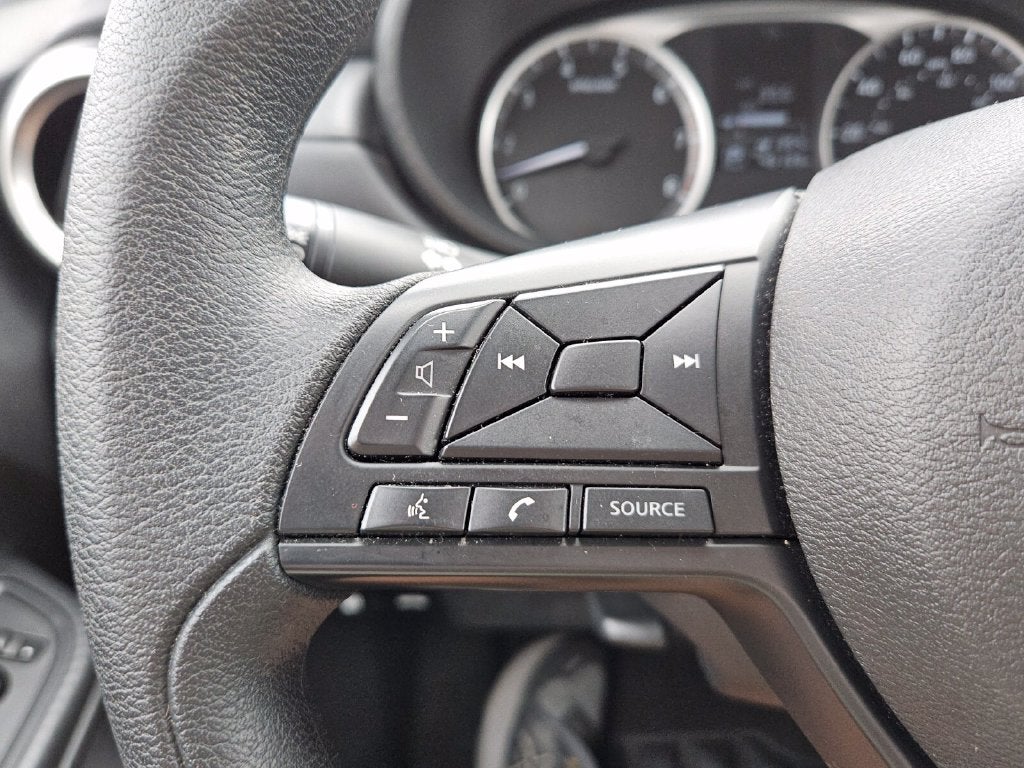 2025 Nissan Versa Sedan 21