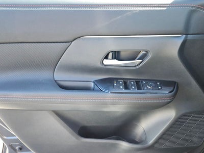 2025 Nissan Kicks SR Intelligent AWD