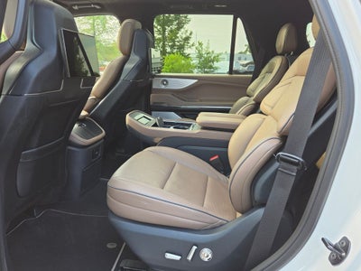 2025 Lincoln Navigator Black Label