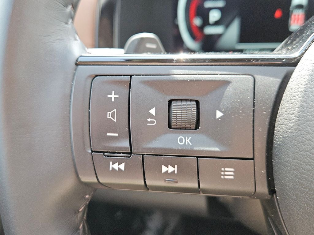 2025 Nissan Pathfinder Platinum FWD