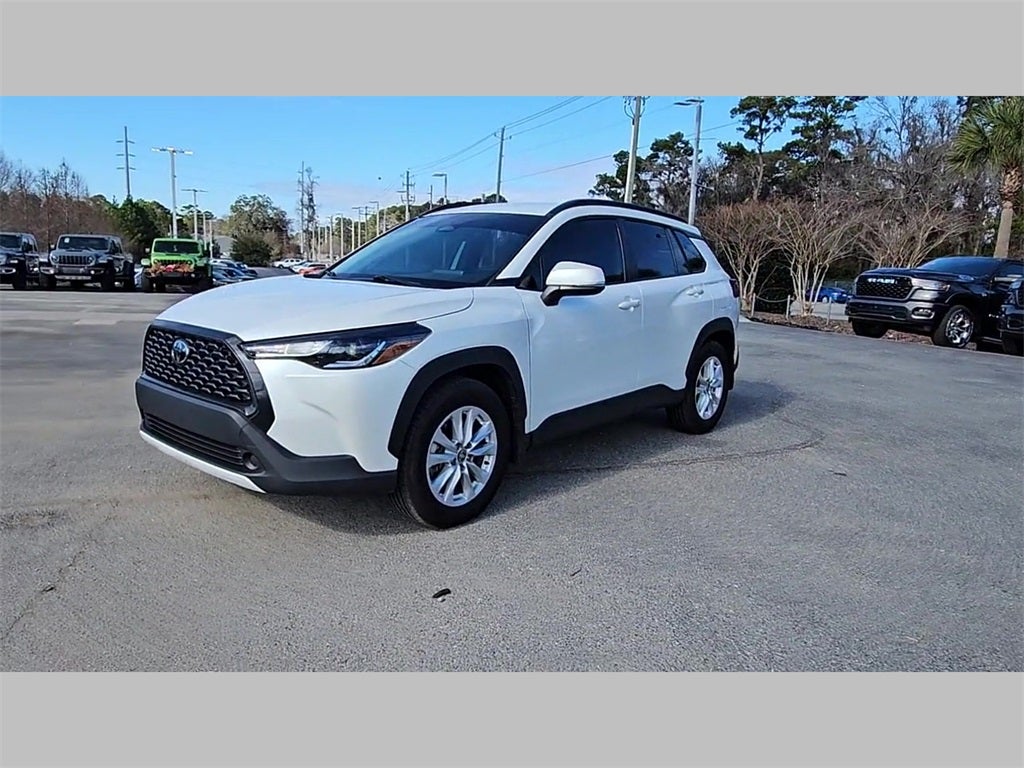 2024 Toyota Corolla Cross LE