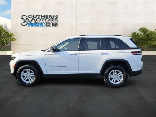 2023 Jeep Grand Cherokee Laredo 4x2