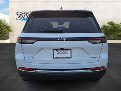 2023 Jeep Grand Cherokee Laredo 4x2