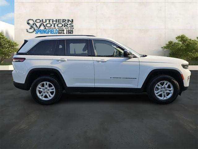 2023 Jeep Grand Cherokee Laredo 4x2