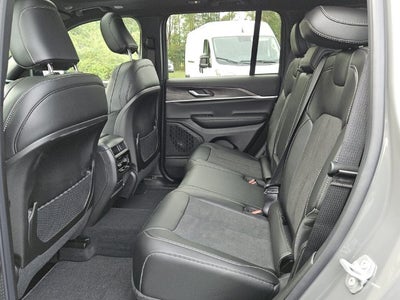 2027 Jeep Grand Cherokee GRAND CHEROKEE LAREDO ALTITUDE 4X2