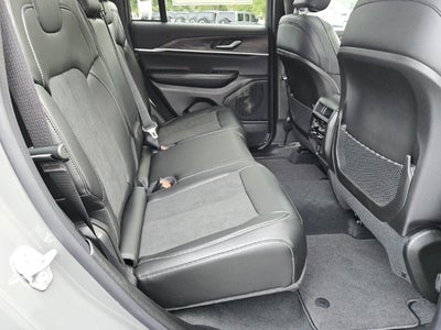 2027 Jeep Grand Cherokee GRAND CHEROKEE LAREDO ALTITUDE 4X2