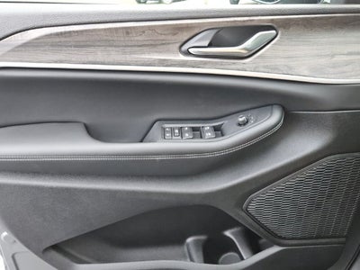 2027 Jeep Grand Cherokee GRAND CHEROKEE LAREDO ALTITUDE 4X2