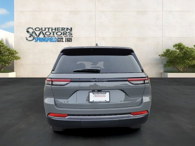 2027 Jeep Grand Cherokee GRAND CHEROKEE LAREDO ALTITUDE 4X2