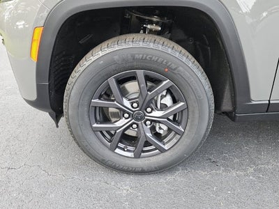 2027 Jeep Grand Cherokee GRAND CHEROKEE LAREDO ALTITUDE 4X2