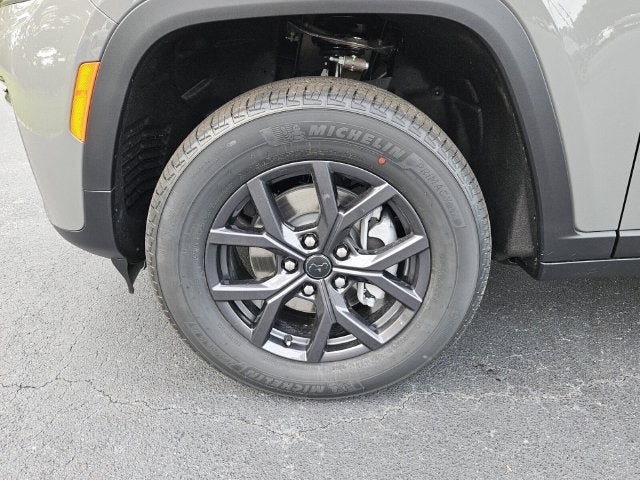 2027 Jeep Grand Cherokee GRAND CHEROKEE LAREDO ALTITUDE 4X2