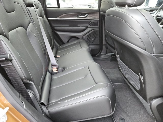 2027 Jeep Grand Cherokee GRAND CHEROKEE LIMITED 4X2