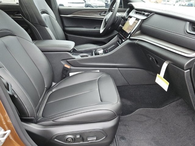 2027 Jeep Grand Cherokee GRAND CHEROKEE LIMITED 4X2