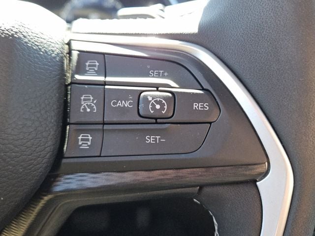 2025 Jeep Grand Cherokee Laredo X 4x4