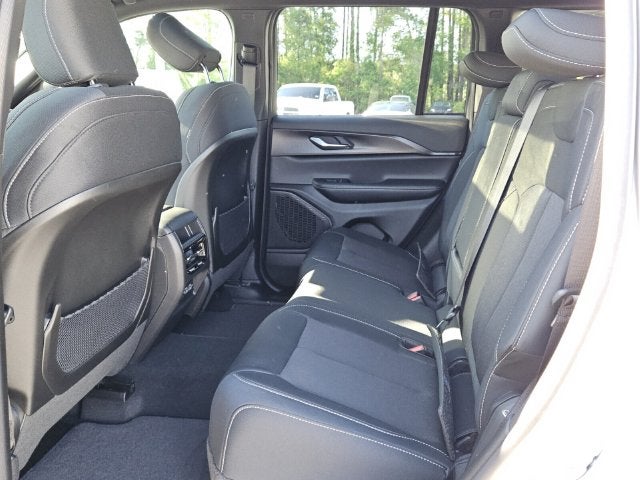 2026 Jeep Grand Cherokee GRAND CHEROKEE LAREDO X 4X4