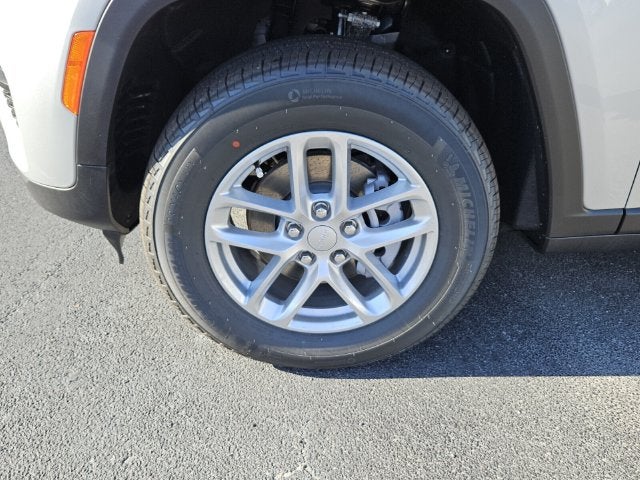 2026 Jeep Grand Cherokee GRAND CHEROKEE LAREDO X 4X4