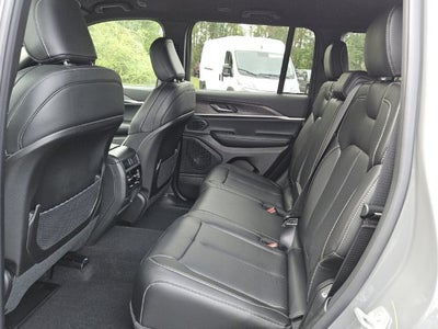 2027 Jeep Grand Cherokee GRAND CHEROKEE LIMITED 4X4