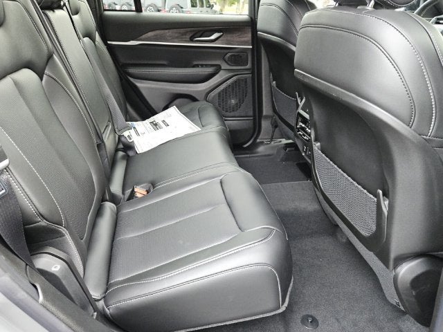 2027 Jeep Grand Cherokee GRAND CHEROKEE LIMITED 4X4