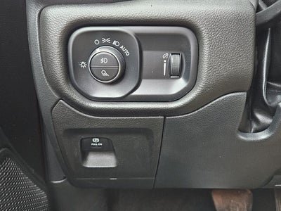 2022 RAM 1500 Big Horn Quad Cab 4x2 6'4' Box