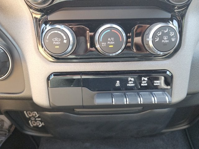 2026 RAM Ram 1500 RAM 1500 TRADESMAN CREW CAB 4X4 5'7' BOX