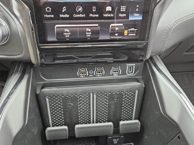 2025 RAM Ram 1500 RAM 1500 LIMITED CREW CAB 4X4 5'7' BOX