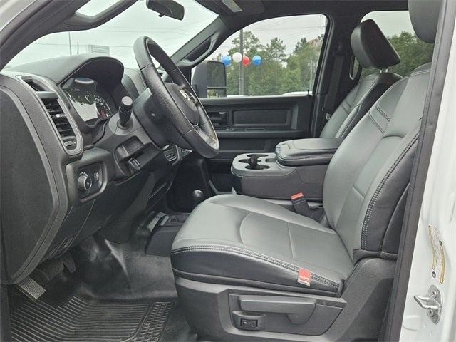 2023 RAM 3500 Tradesman Crew Cab 4x4 8' Box