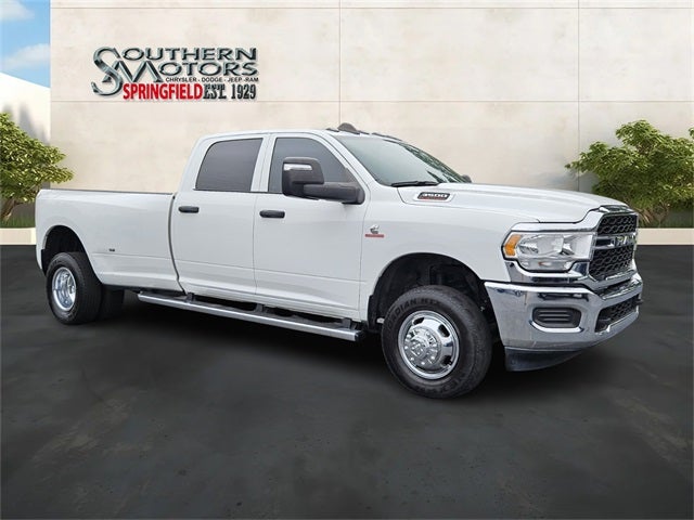 2023 RAM 3500 Tradesman Crew Cab 4x4 8' Box