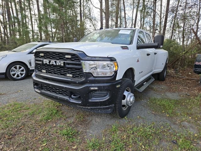 2022 RAM 3500 Tradesman Crew Cab 4x4 8' Box