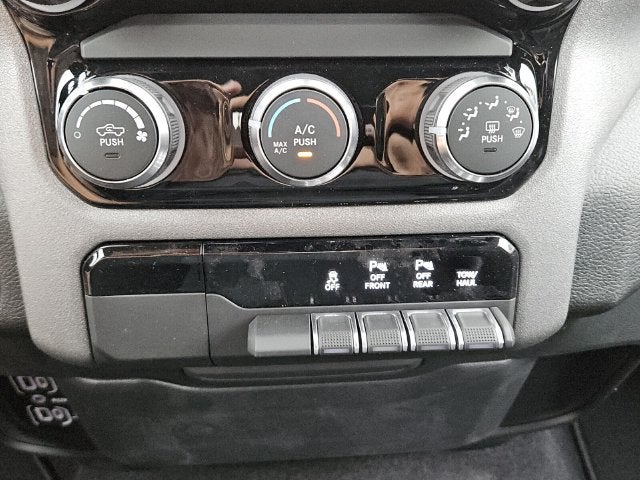 2026 RAM Ram 1500 RAM 1500 TRADESMAN CREW CAB 4X4 5'7' BOX