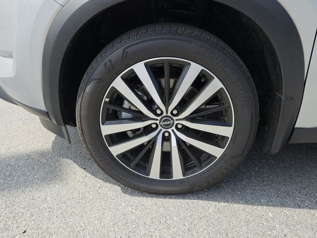 2025 Nissan Pathfinder Platinum FWD