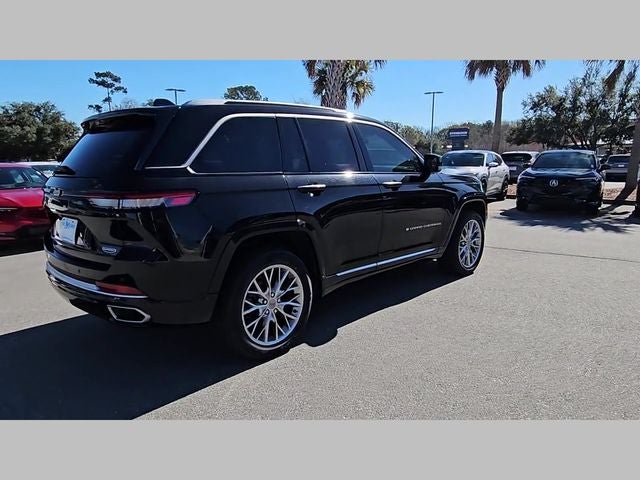 2022 Jeep Grand Cherokee Summit