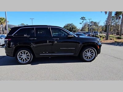 2022 Jeep Grand Cherokee Summit