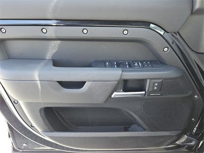 2025 Land Rover Defender 110 S
