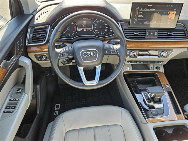 2024 Audi Q5 40 Premium quattro