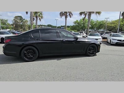 2022 BMW 7 Series 740i