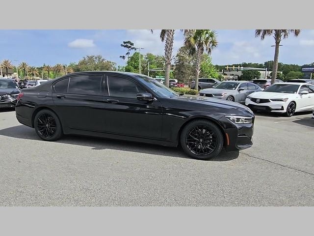 2022 BMW 7 Series 740i