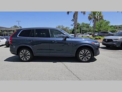 2022 Volvo XC90 T5 Momentum