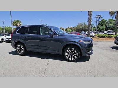 2022 Volvo XC90 T5 Momentum