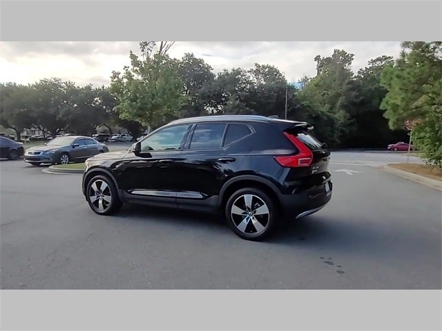 2021 Volvo XC40 Momentum