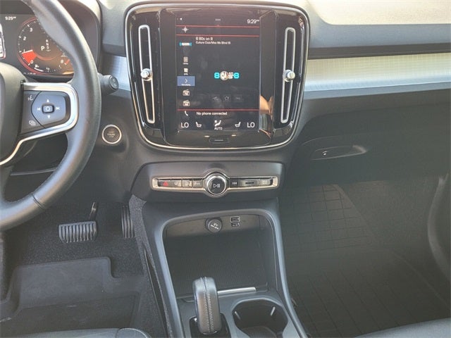 2021 Volvo XC40 Momentum