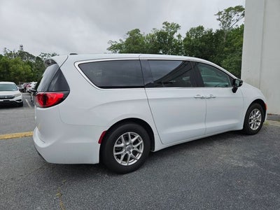 2025 Chrysler Voyager LX